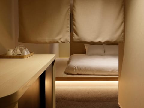 Bed, Photo of the whole room, Decorative detail, Bedroom