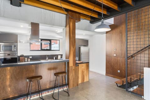 Kitchen or kitchenette, oven, stove