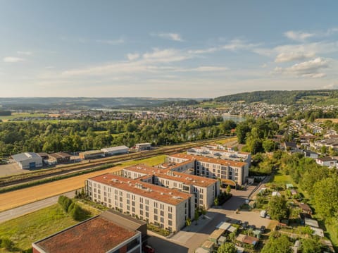 Property building, Nearby landmark, Day, Neighbourhood, Natural landscape, Location