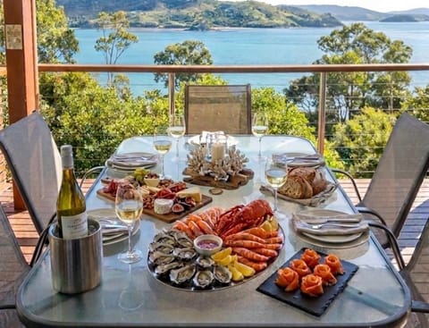 View (from property/room), Balcony/Terrace, Food and drinks, Sea view, Dinner, Drinks