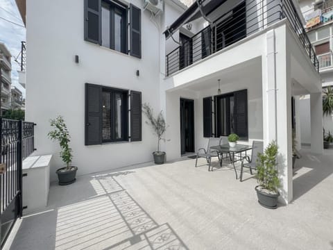 Property building, Facade/entrance