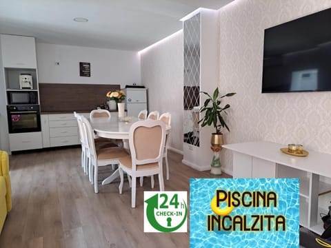 TV and multimedia, Kitchen or kitchenette, Living room, Seating area, Dining area, minibar, pet friendly