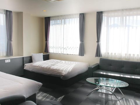 Bed, TV and multimedia, Photo of the whole room, Bedroom, Parking