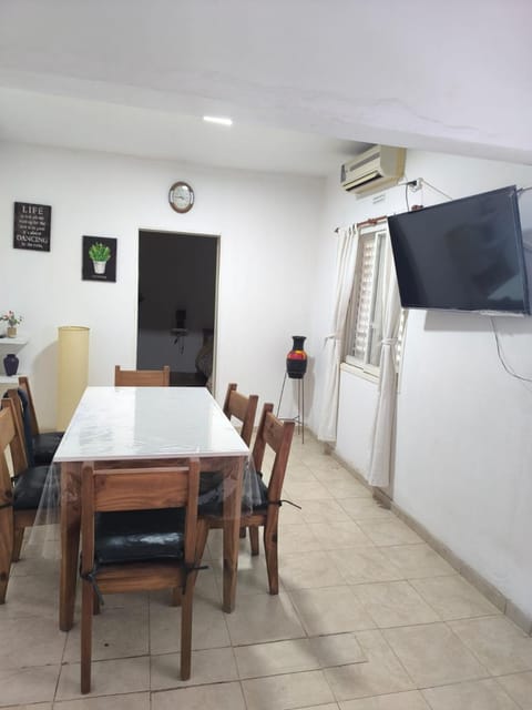 Communal lounge/ TV room, TV and multimedia, air conditioner