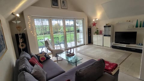 TV and multimedia, Balcony/Terrace, Living room