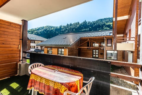 Balcony/Terrace, Mountain view