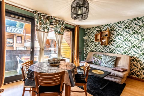 Bed, TV and multimedia, Kitchen or kitchenette, Dining area