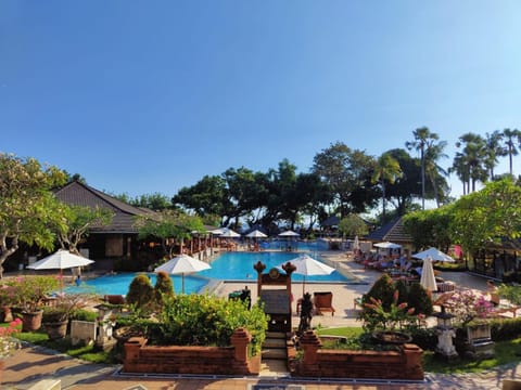 Pool view, Swimming pool