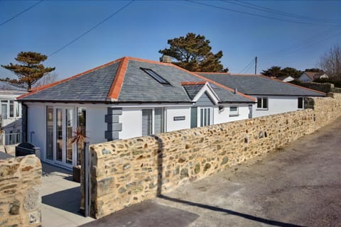 2022 Stylish Flat in Central Hayle Apartment in Hayle