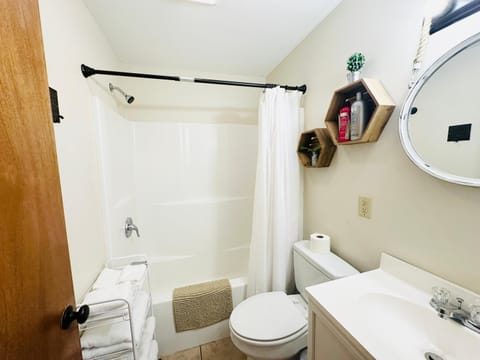 Milk Hand House.. Peaceful 1 bedroom cabin Cabin in Mississippi