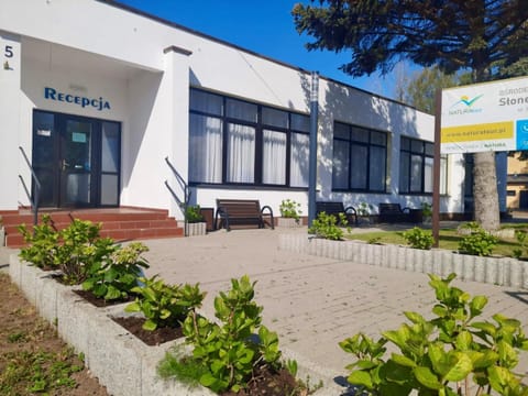 Property building, Lobby or reception, Dining area