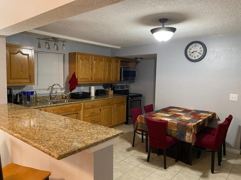 Dining area, kitchen
