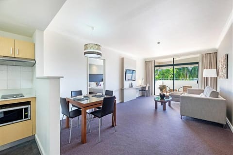 Living room, Photo of the whole room, Dining area