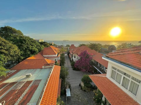 Property building, Natural landscape, View (from property/room), Beach, Sea view, Sea view, Sunset