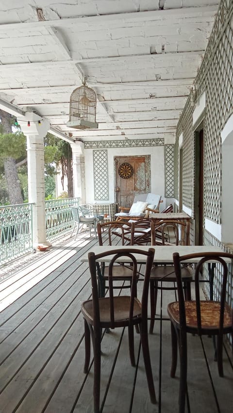 View (from property/room), Balcony/Terrace, Dining area