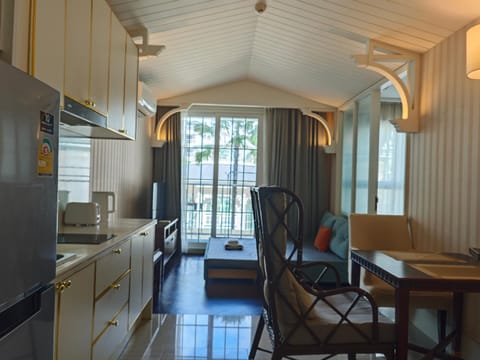 Kitchen or kitchenette, Living room, Dining area, stove
