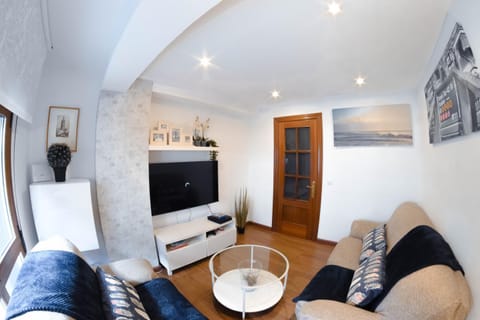 Communal lounge/ TV room, TV and multimedia, Living room, Evening entertainment