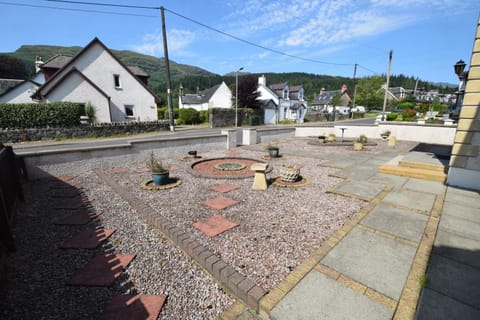 Property building, Neighbourhood