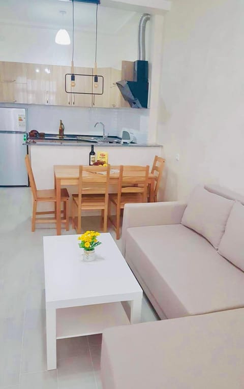 Kitchen or kitchenette, Lounge or bar
