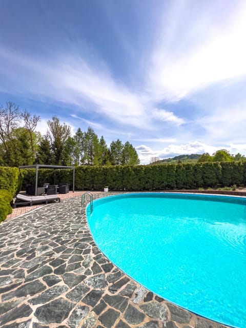 Day, Natural landscape, Pool view, Swimming pool, sunbed