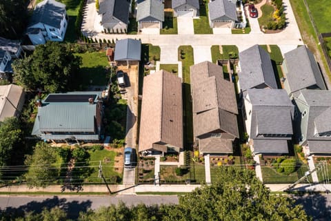 Downtown Delight House in Brevard