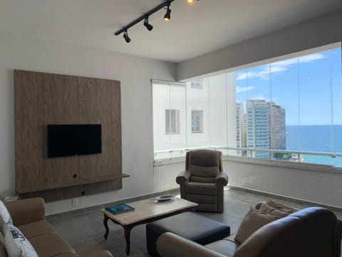 Living room, Street view