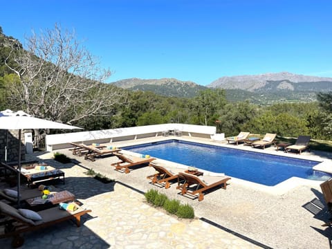 Pool view, Swimming pool, sunbed
