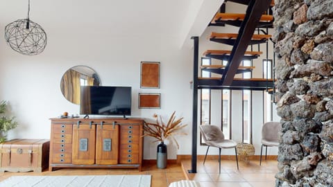 Communal lounge/ TV room, TV and multimedia, Living room, Seating area
