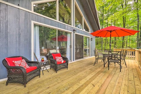 Pet-Friendly Stanwood Sanctuary with Fire Pit! House in Michigan