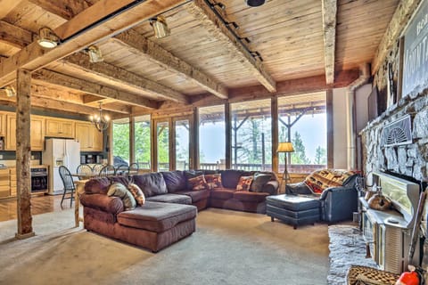 Peaceful Cabin with Mtn and River Views, Fire Pit Cabin in Salmon River