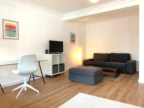 Sehr schöne Wohnung in Köln-Brück mit eigenem Parkplatz Apartment in Bergisch Gladbach