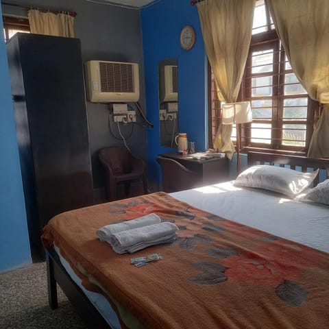 Bed, Bedroom, wardrobe, air conditioner