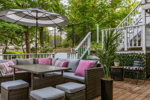 Hot Tub and Walk to Lakeside Dining Meredith Home! House in Meredith