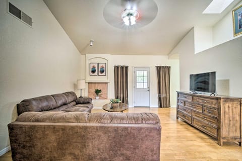 Convenient Las Cruces Home with Patio and Grill! House in Las Cruces