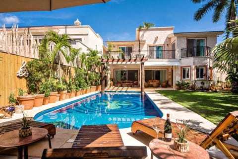Swimming pool, Swimming pool