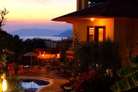 Property building, Night, Natural landscape, Garden, Sea view, Swimming pool