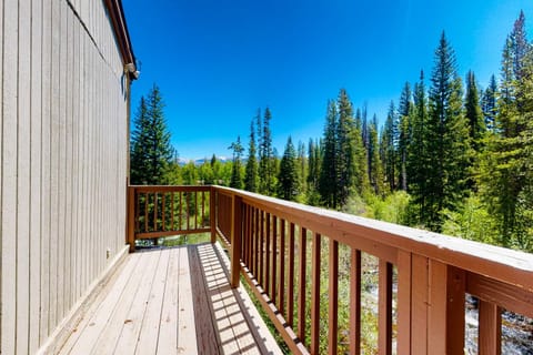 Vasquez Vista House in Fraser