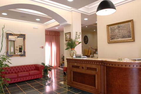 Day, Lobby or reception