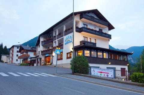 Facade/entrance, Facade/entrance