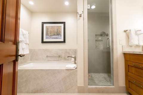 Deluxe King Room Hotel Room Hotel in Deer Valley