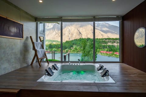 Hot Tub, Lake view