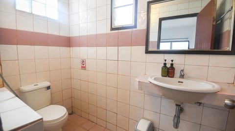 Shower, Bathroom, towels