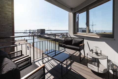 View (from property/room), Balcony/Terrace, City view, Lake view, Landmark view, River view, Sea view