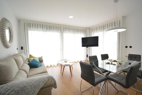 TV and multimedia, Living room, Dining area