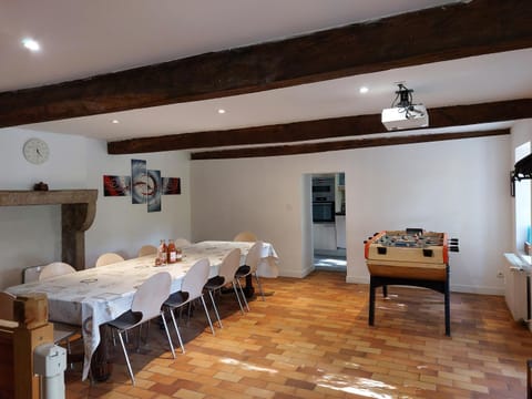 Game Room, Dining area