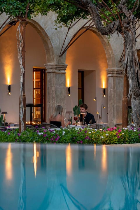 Patio, Garden, Swimming pool