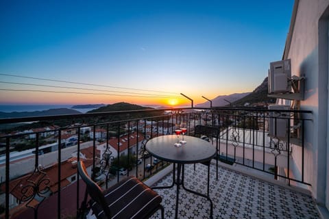 View (from property/room), Balcony/Terrace, Sea view