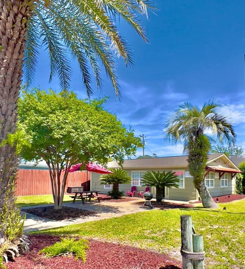 Property building, Facade/entrance, BBQ facilities