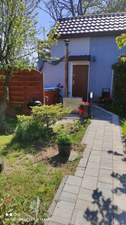 Property building, Spring, Day, Garden, Garden view