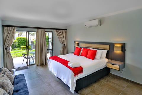 Bedroom, air conditioner